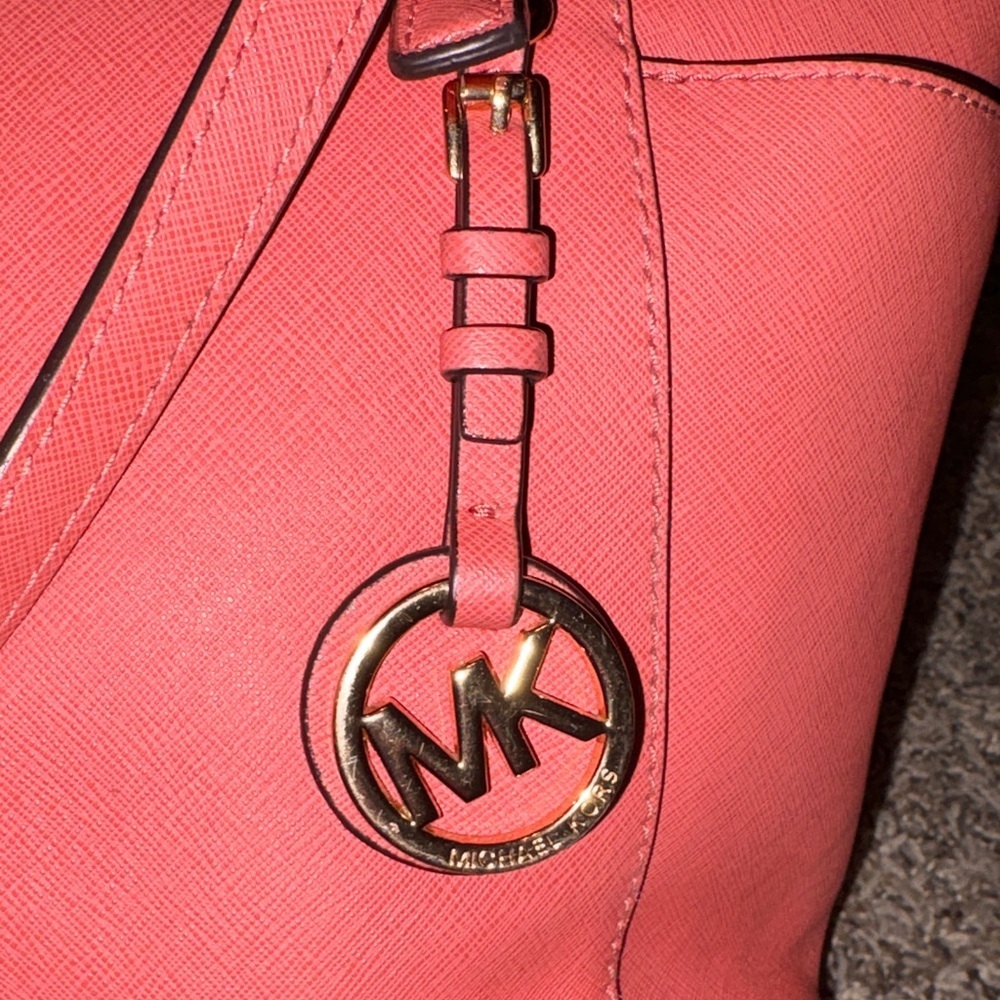 Vintage Authentic Michael Kors Vibrant Coral Tote Bag with Pockets - Picture 4 of 11